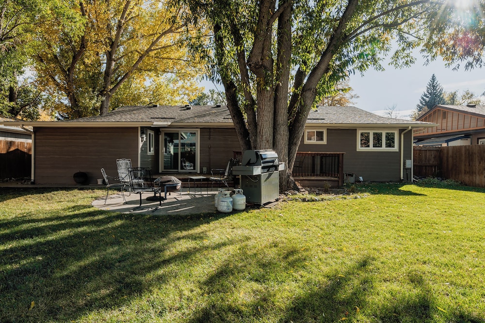 The Rustic Retreat - Pet Friendly w/ Fenced Yard