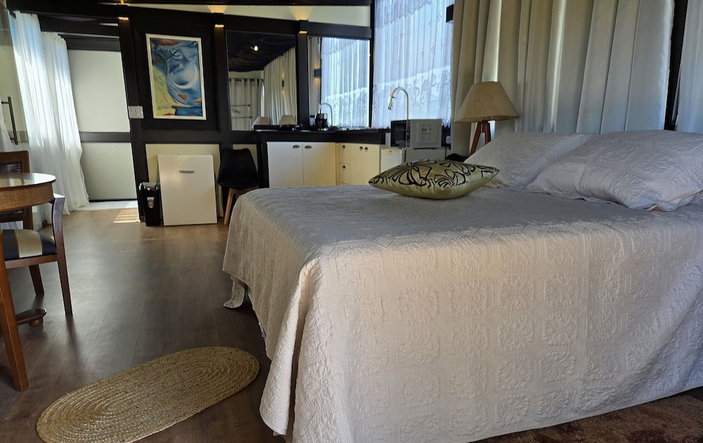 The Writers House - Suite Residences