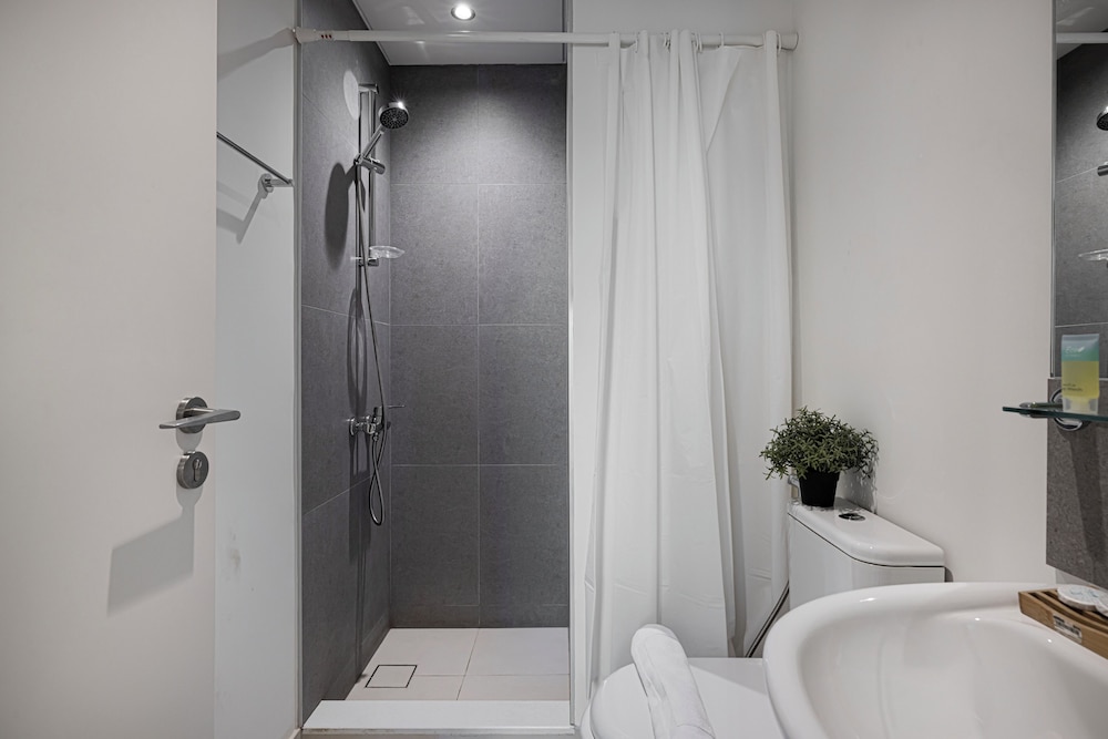Burj Crown Lux Apartment by Dubai Mall