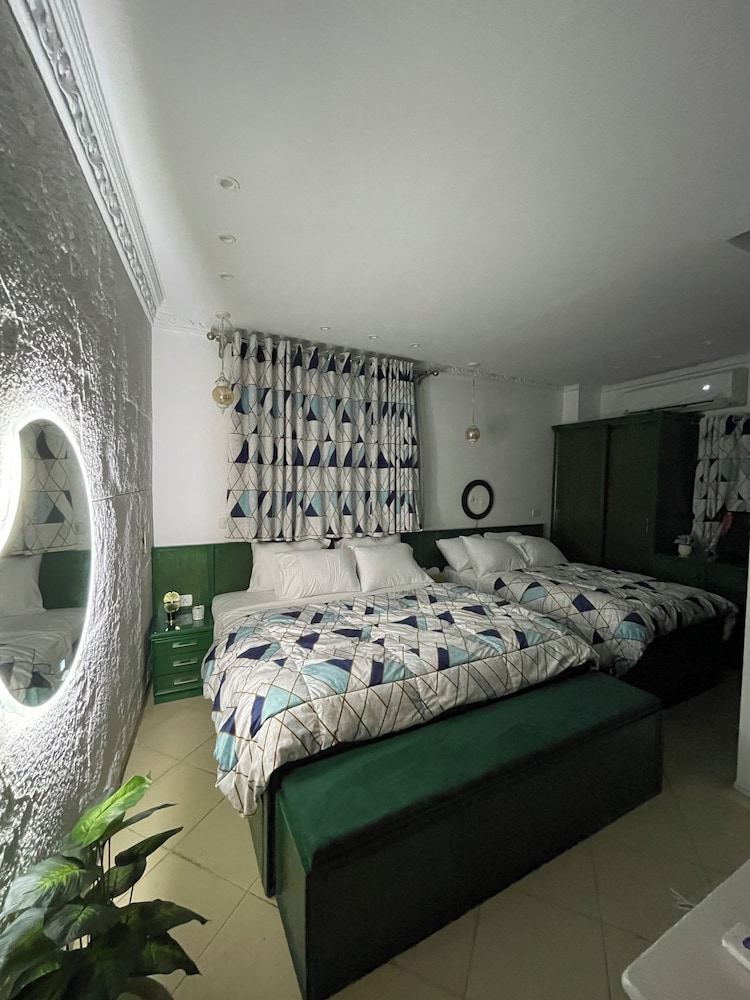 Danda Moon Pyramids Hotel