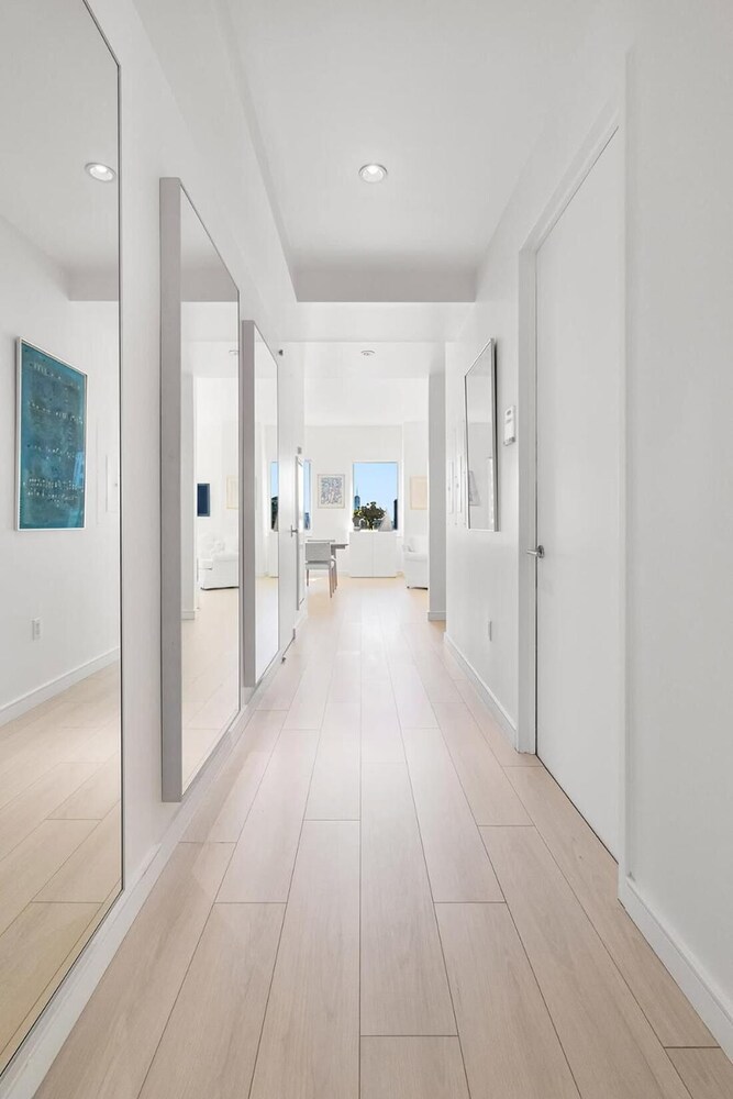 4 Bedroom Luxury Apartment - Grand Opening Promotion - 2