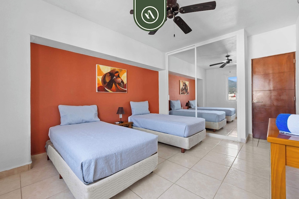 Mexican 2 BR Condo in Hotel Zone - Near the Beach