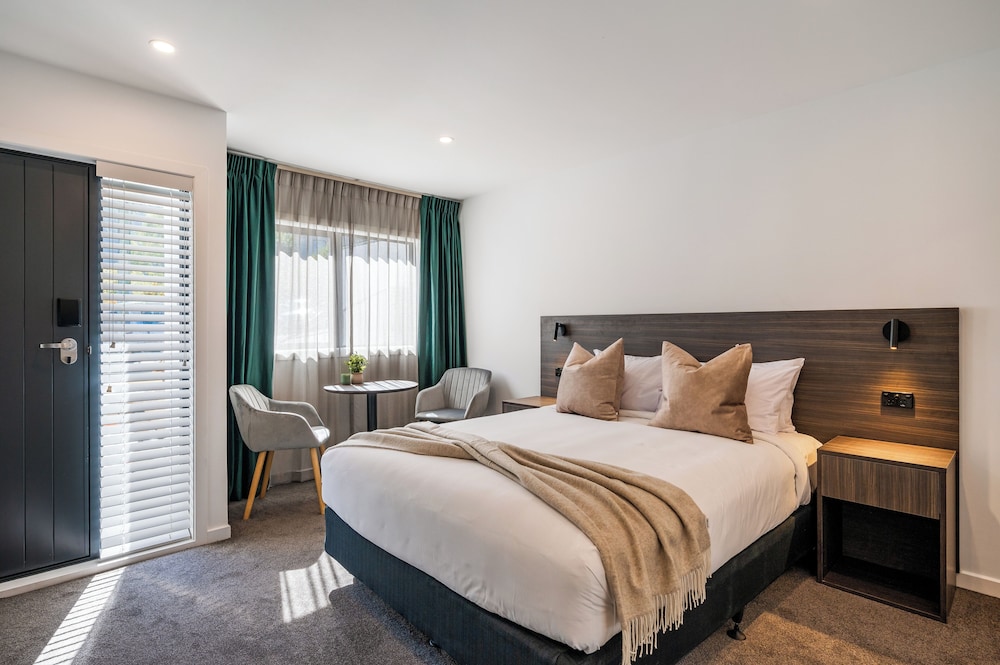 Luxe Suites and Apartments