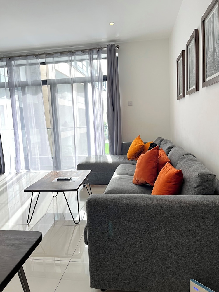 Easy Stay at Embassy Gardens Apartment