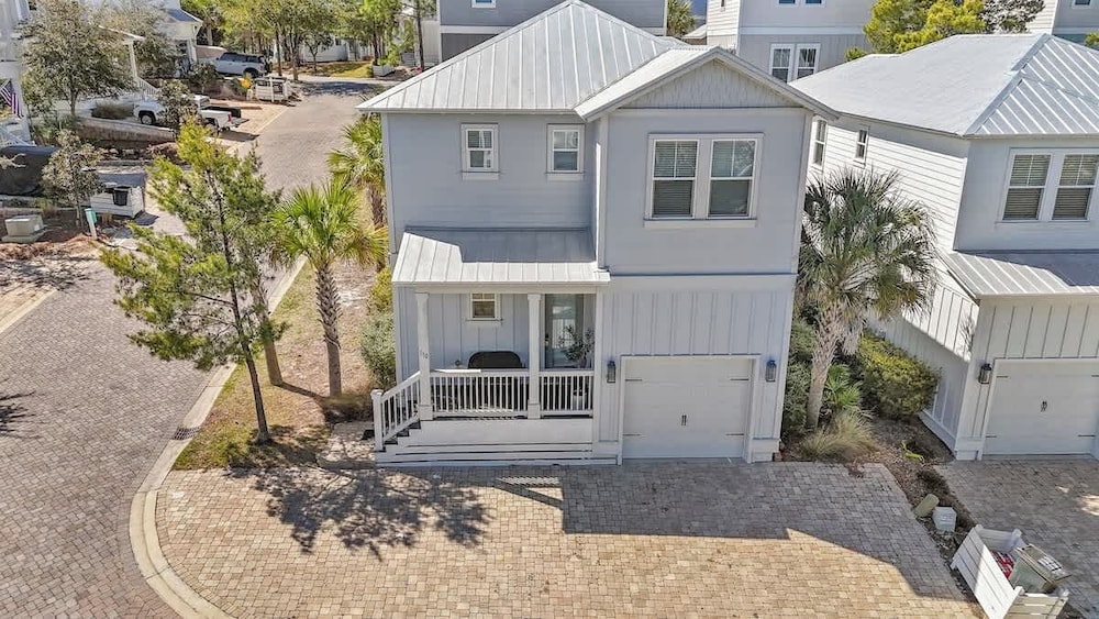 Dream Home Steps from Emerald Beach
