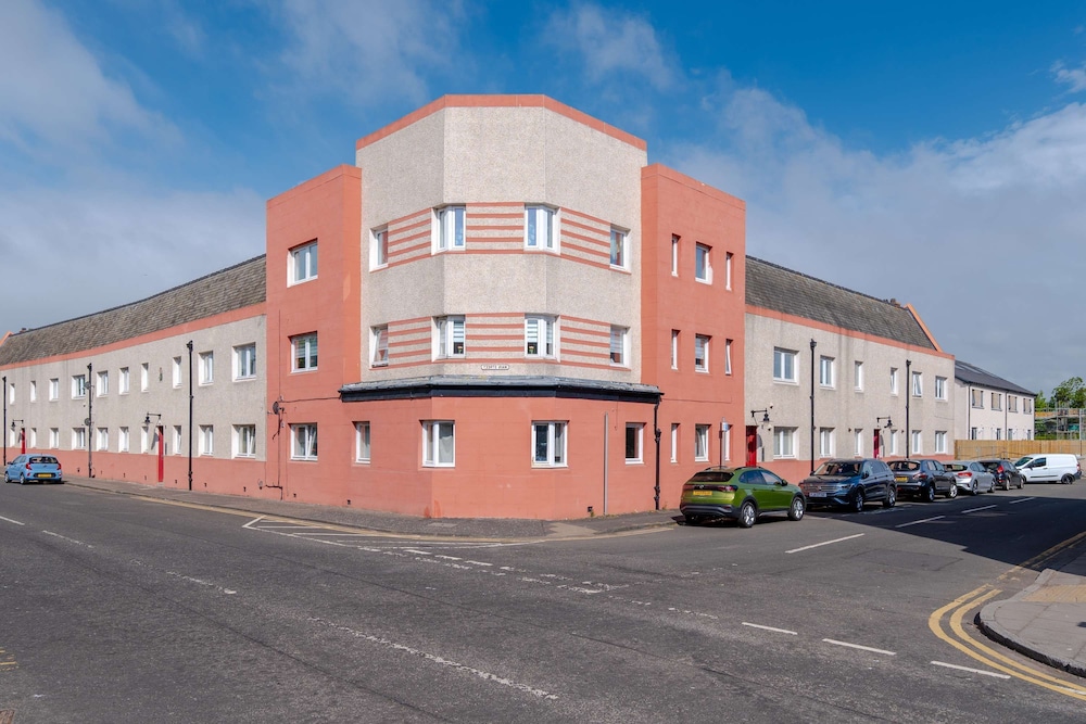 Spacious 3 BED House With Parking, photo 3