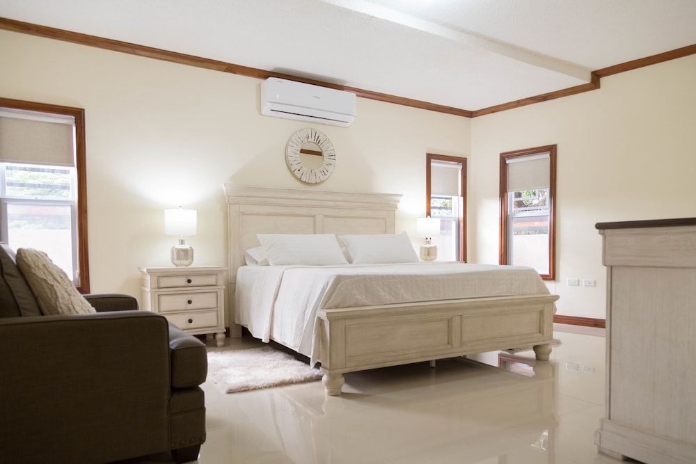 Luxury 3 Level Town House view 3