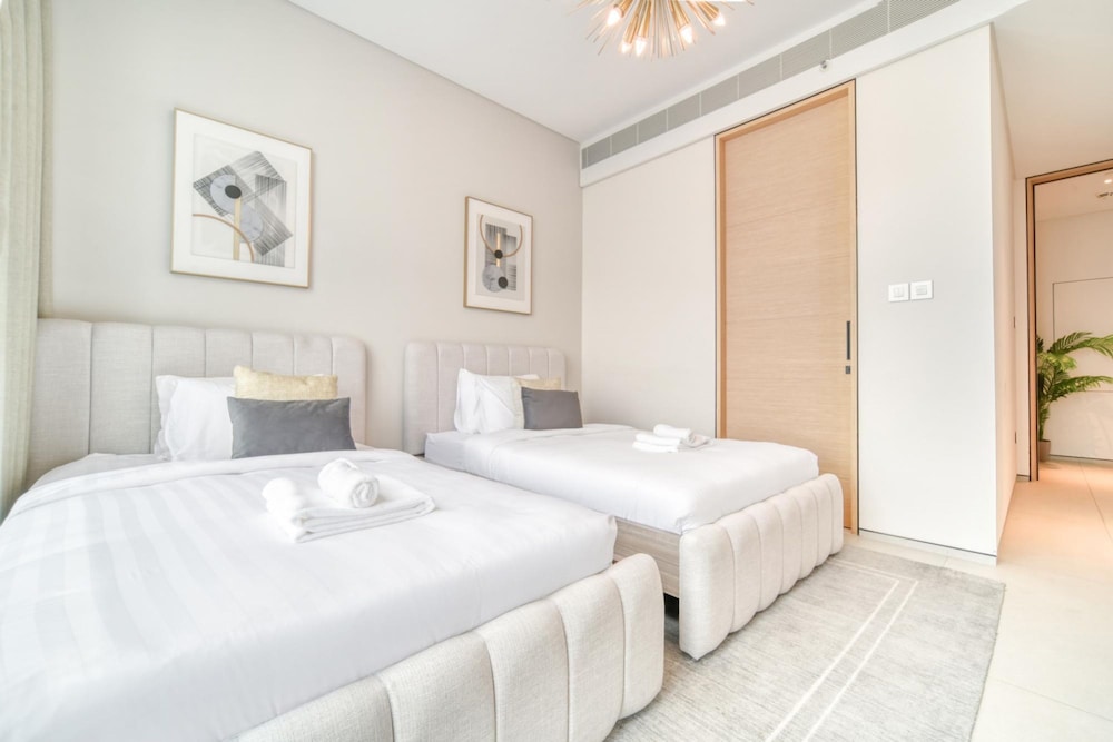 Cityscape and Majestic Retreat at Address JBR