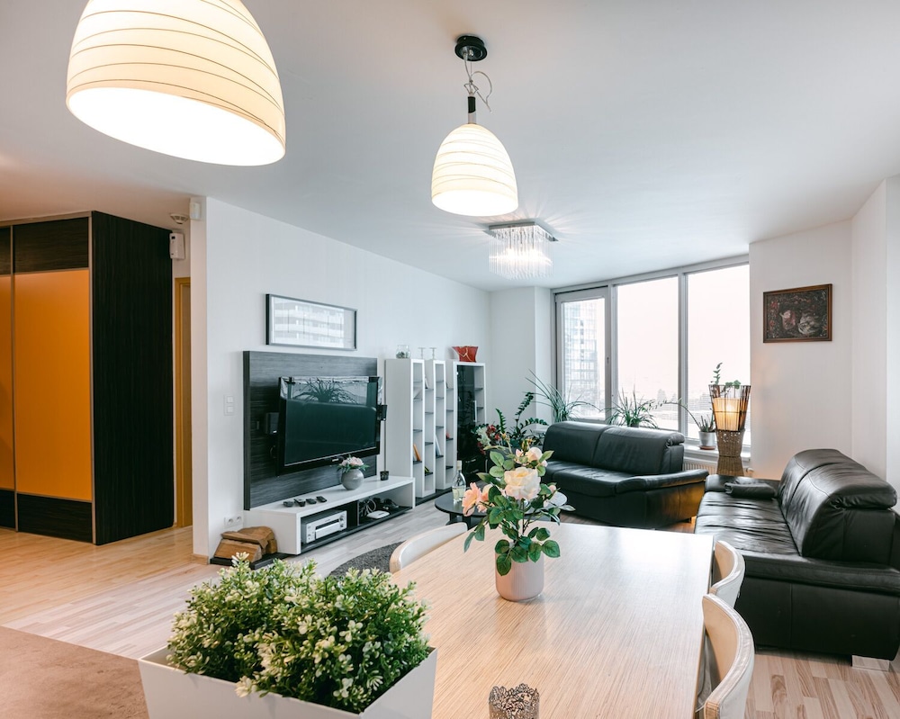 Slavic Spacious Apartment by CHORS view 5