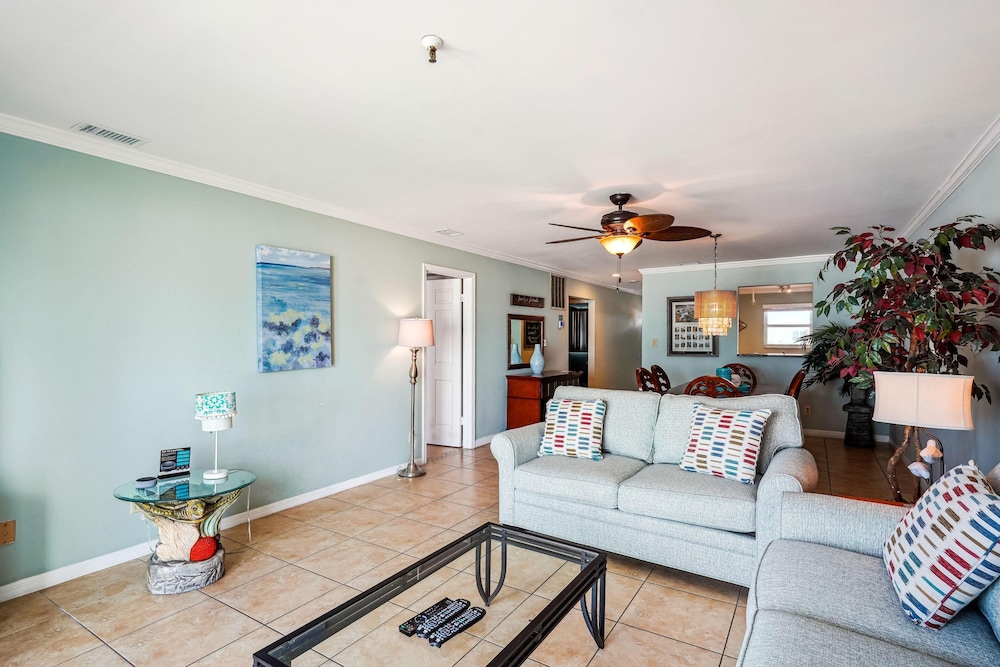 Sea Breeze 106