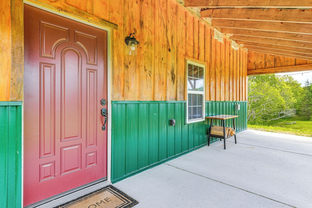 Escape to Nature: Secluded Mcdonough Cabin!