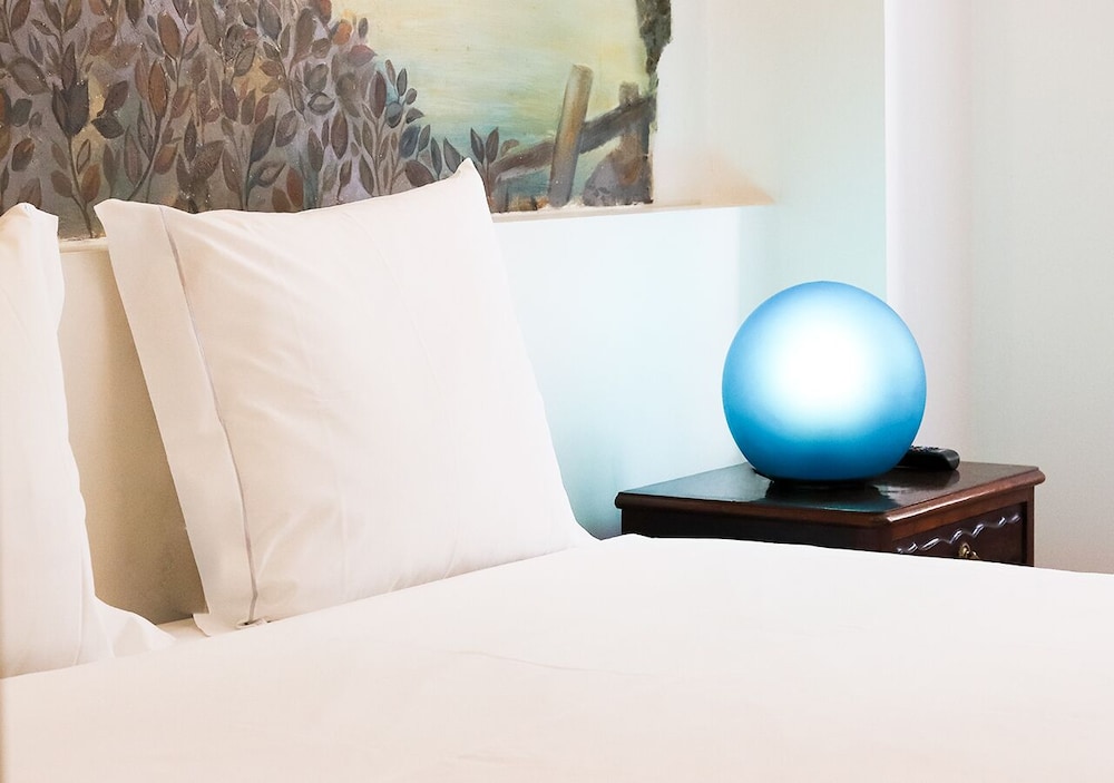JOIVY Splendid 1-bed Apt, moments from subway & Av. da Liberdade view 3