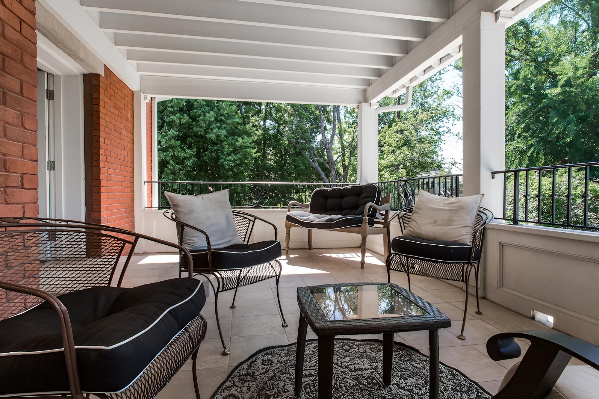 Kansas City Vacations - Oak Street Mansion - Property Image 1