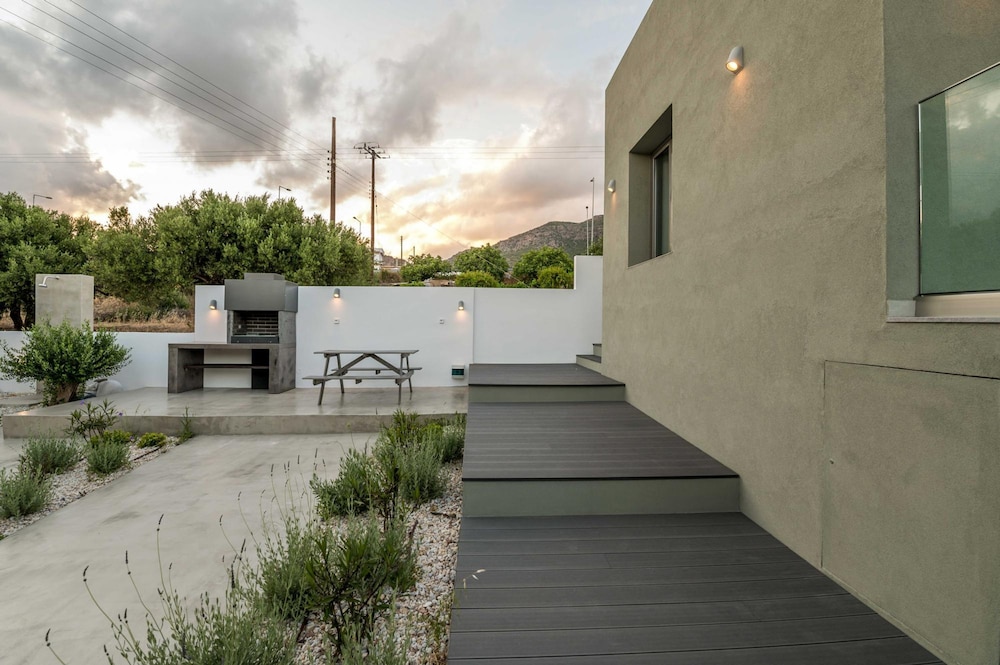 Nama Luxury Villa 250m From the sea Makry Gialos photo 5