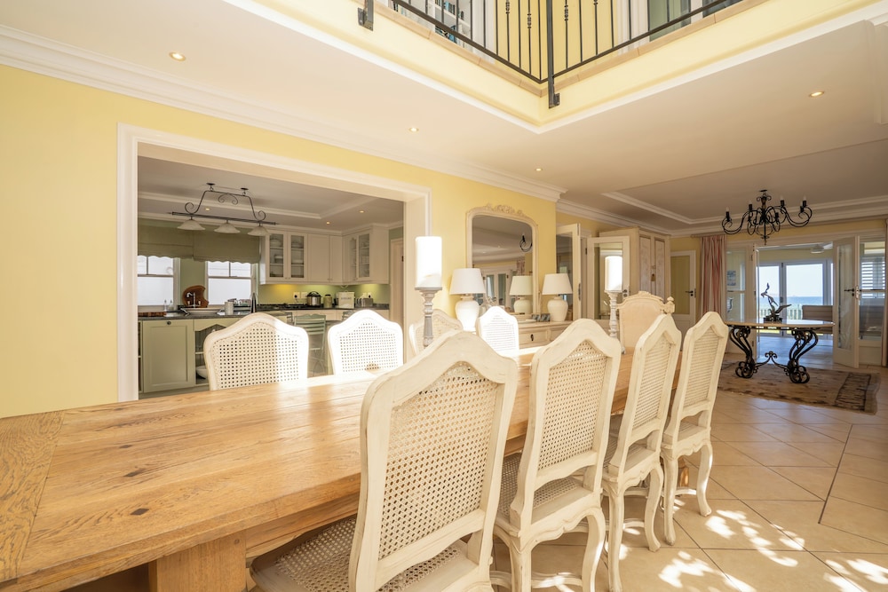 Charming Langebaan Holiday Home With Panoramic Views