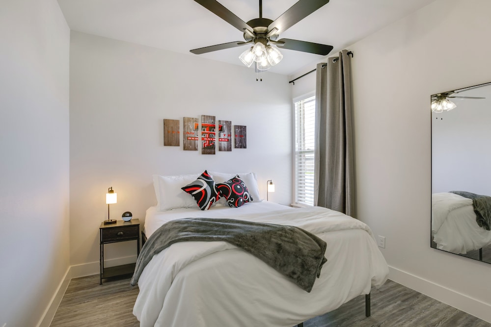 Hot Tub & Game Room: 'raider Resort' in Lubbock