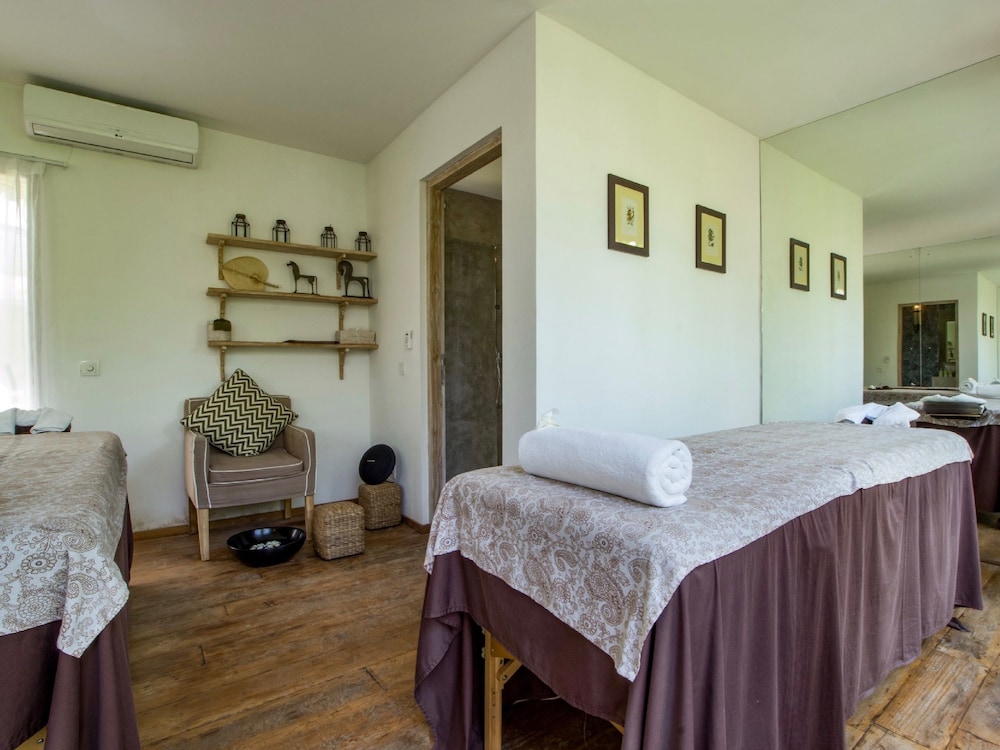 Villa Mannao by Villa Finder
