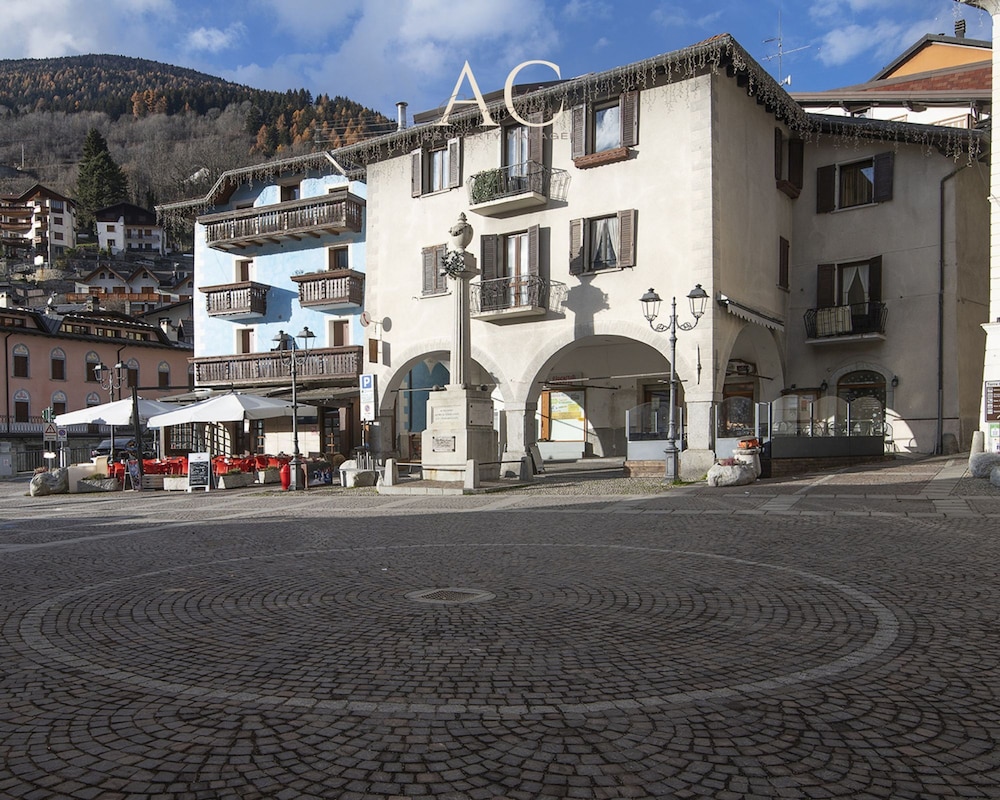 La Tana in Vione With 1 Bedrooms and 1 Bathrooms photo 4