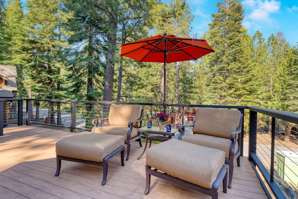 Paige Meadow by Avantstay Near Lake Tahoe City