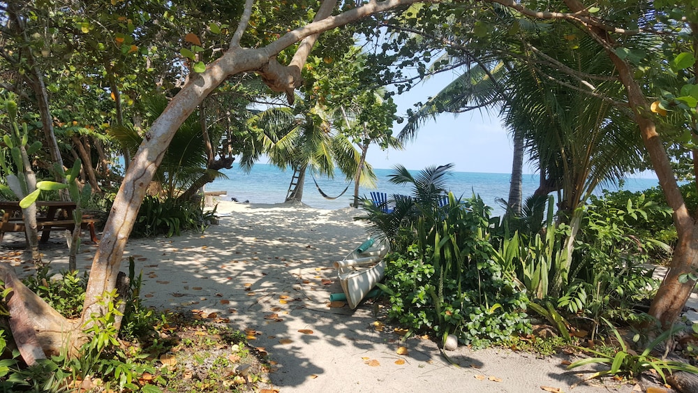 finca beach house and cabana