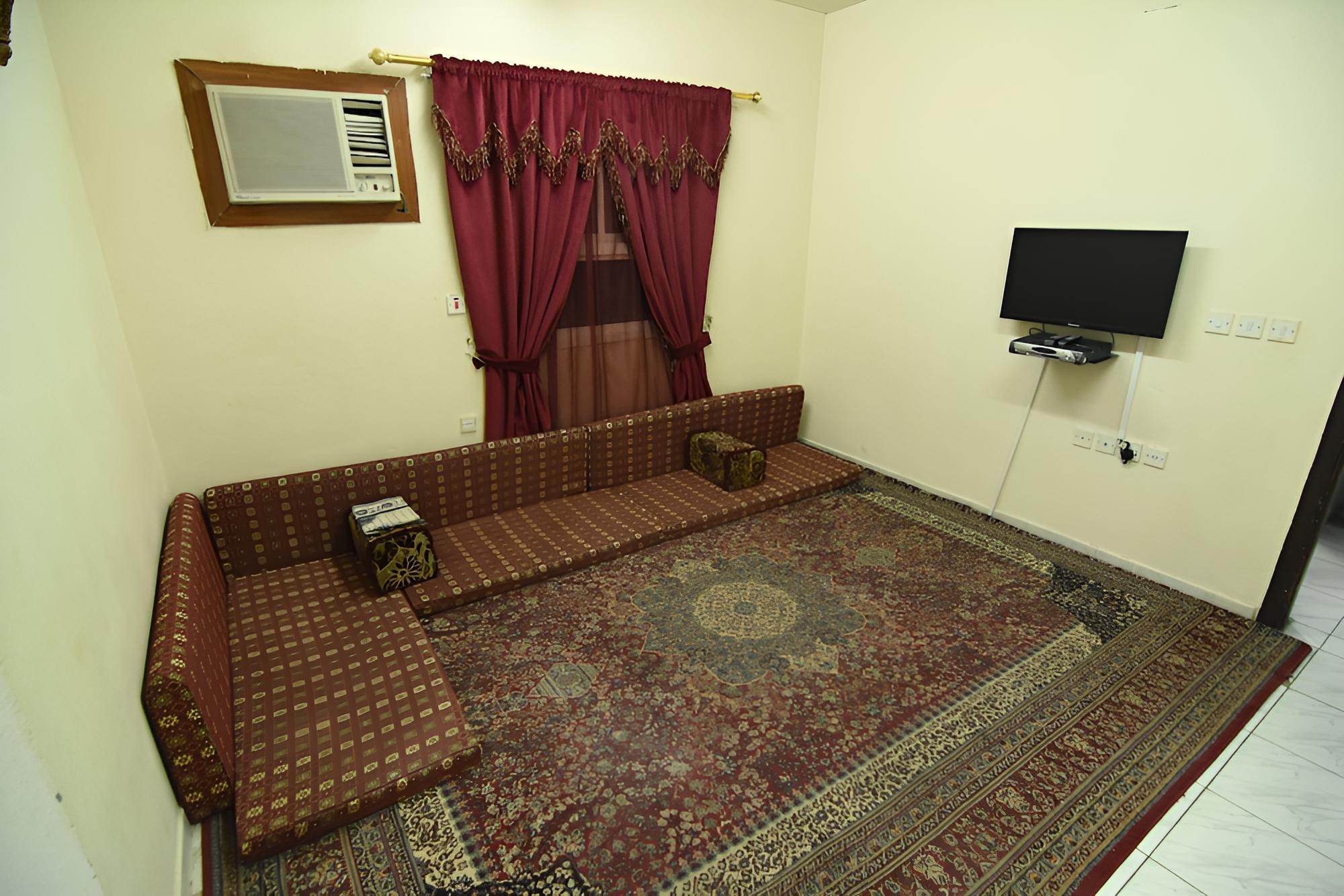 Al Eairy Furnished Apt Al Qunfudhah 3