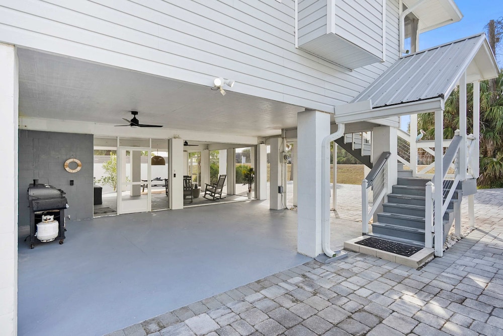 Serene Matanzas Beach House Half A Mile to Sand