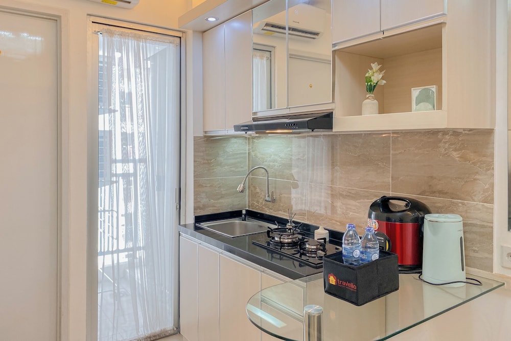 Well Furnished 2BR at Bassura City Apartment