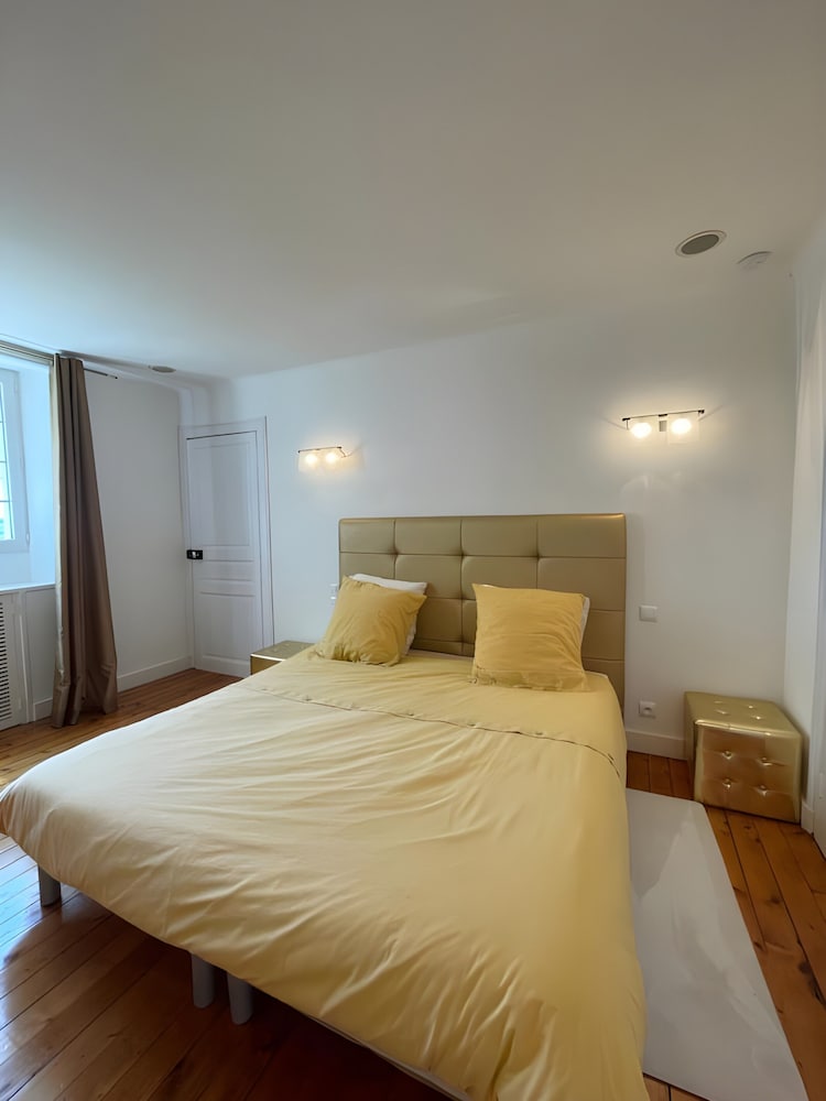 Estate in Saint-pavace Near Le Mans Circuit