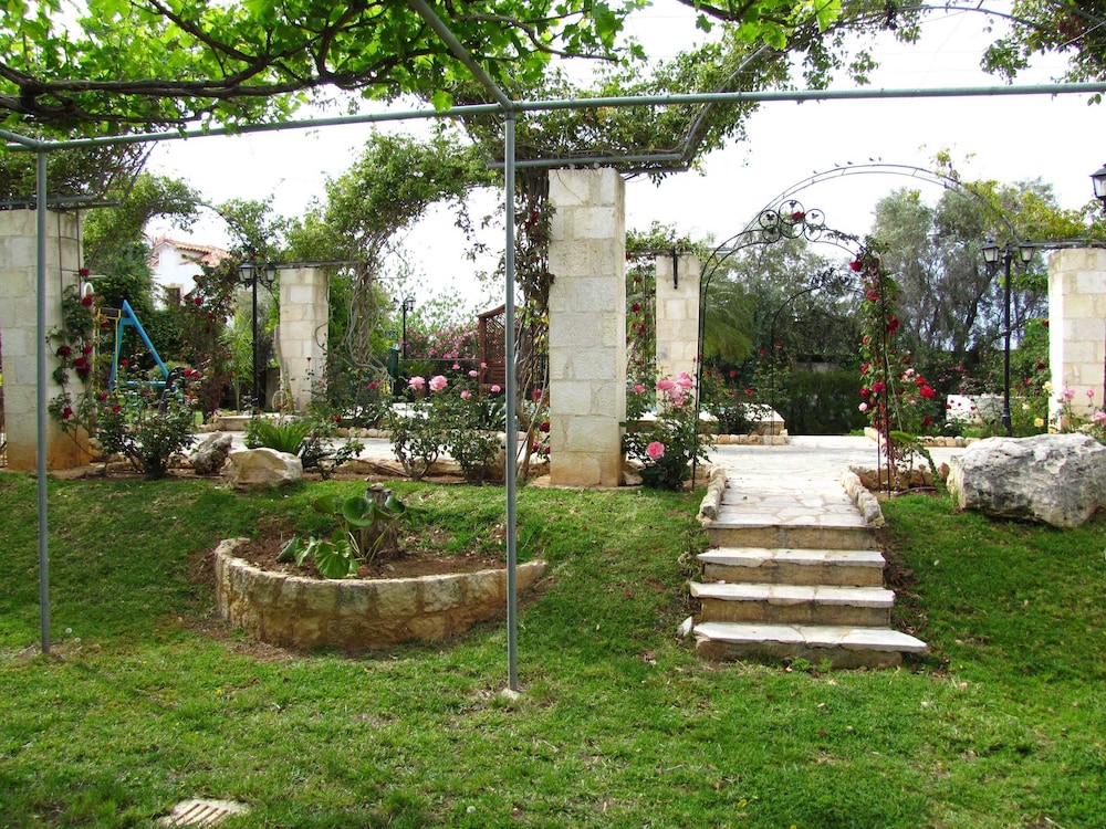 Photo 32