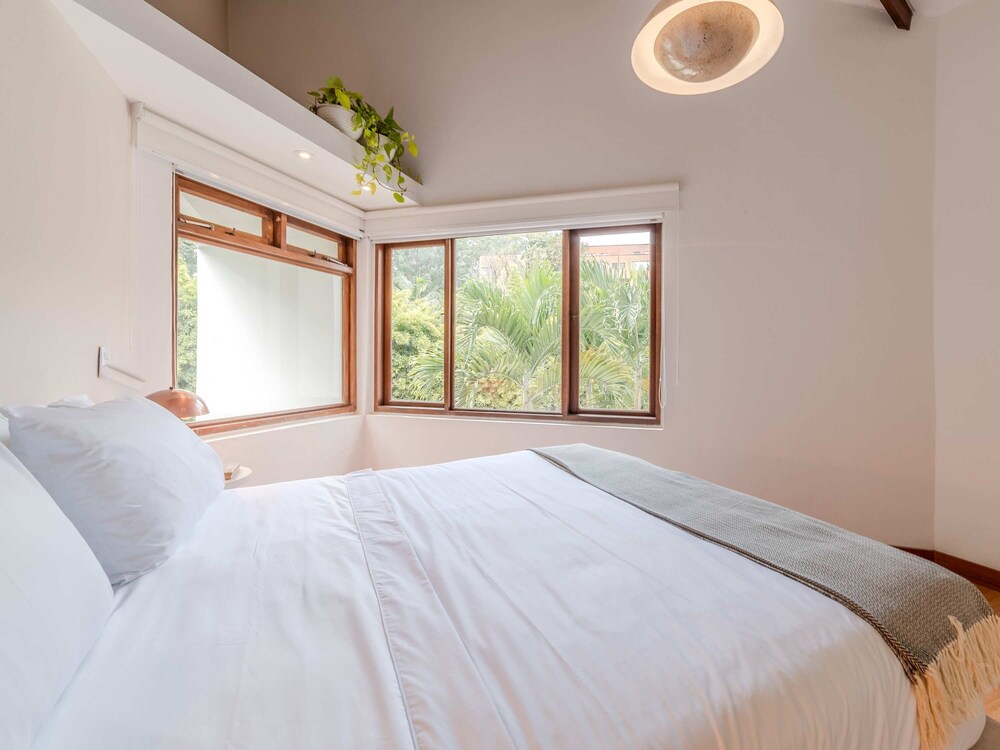 w Incredible 5BR House w Jacuzzi in El Poblado