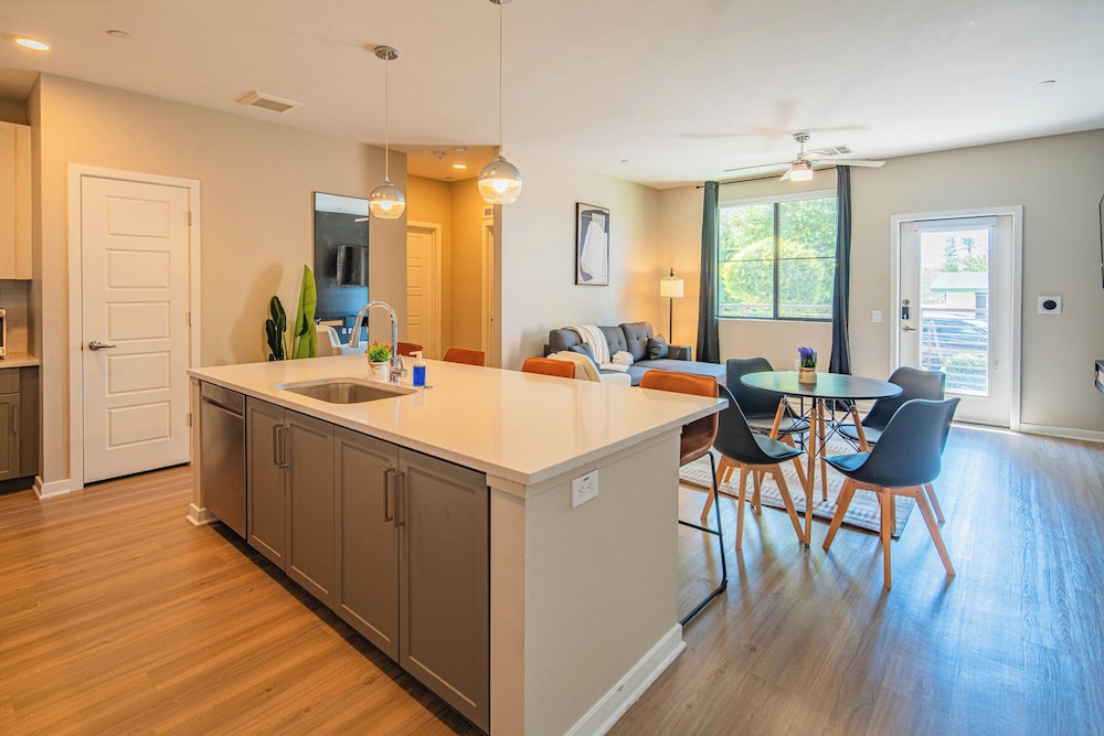 ROVE LIVING/KL - Alta North Central