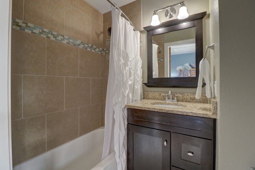 Summit County Vacations - Newly Renovated, Slope-Side Walk-In Walk-Out, Top Floor, Views of Ten Mile Range - ER4 by Redawning - Property Image 2
