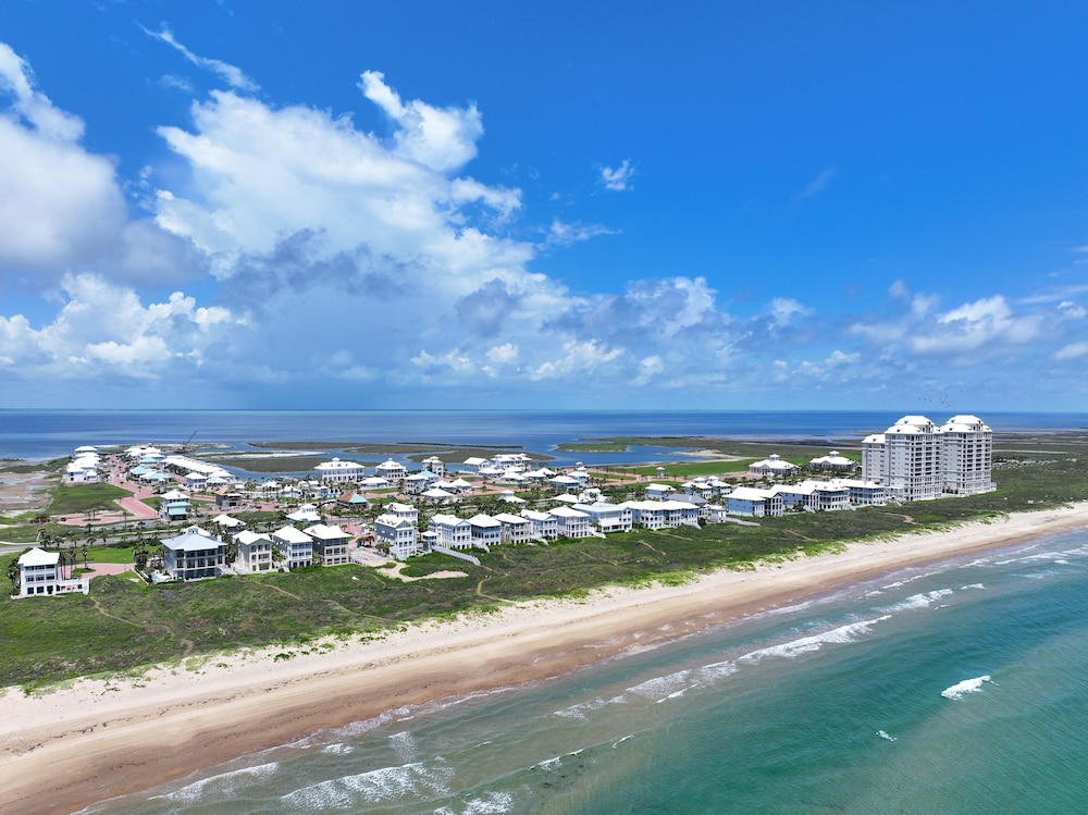 Cielito Lindo - Private Home With Hot Tub 3 Bedroom Home by RedAwning view 3