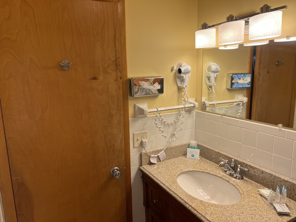All Star Inn & Suites