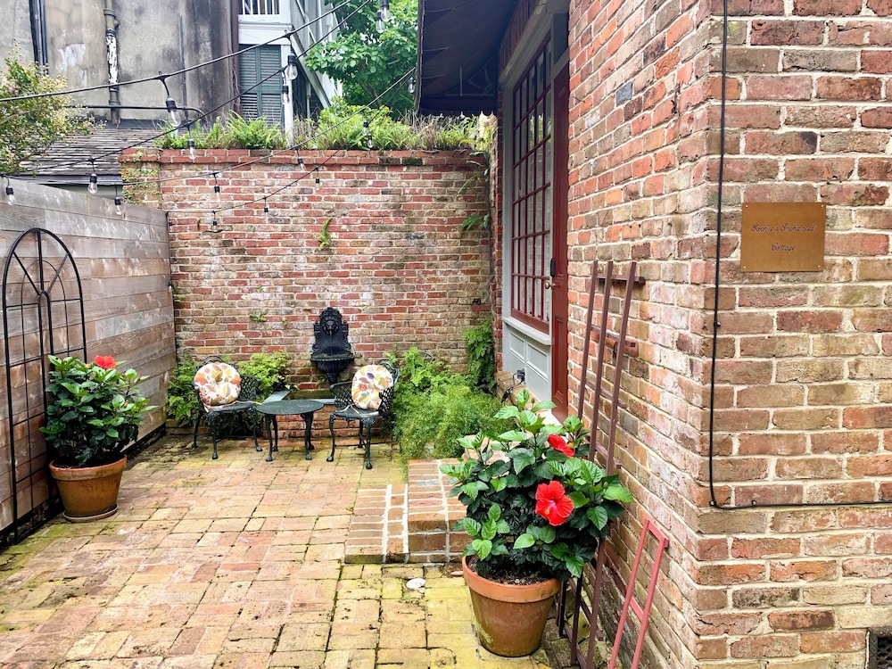 French Quarter Lanaux Mansion B & B