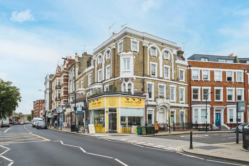 3 Bed 3 Bathroom Flat in Kensington A