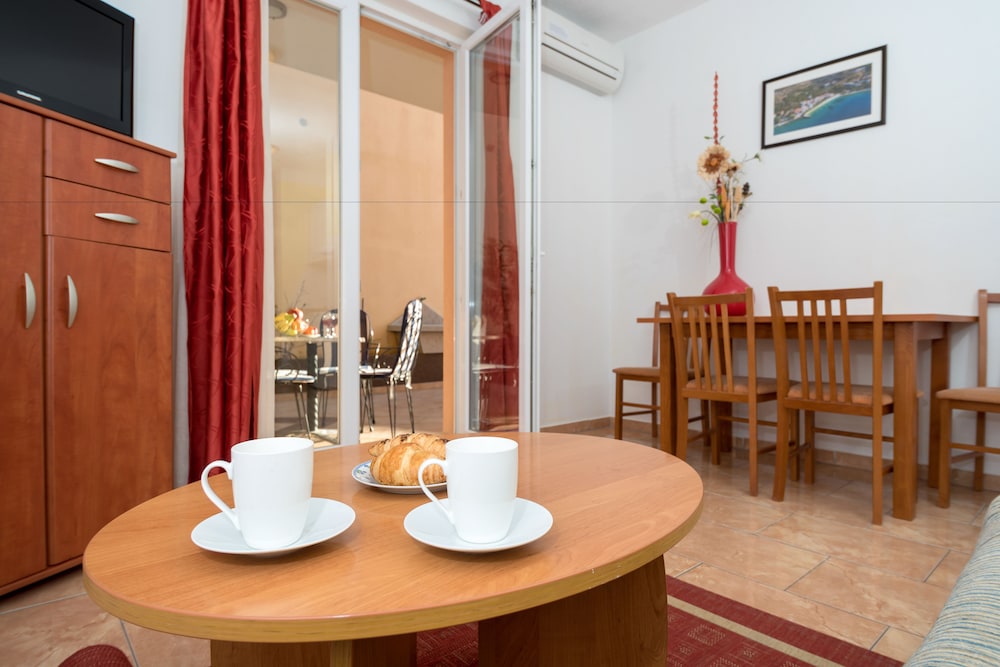 Apartments Vila Adrijana and Fitness Studio Wolf