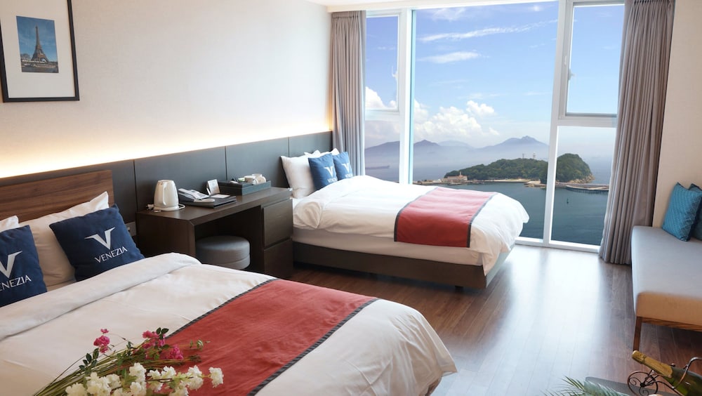Venezia Hotel and Suite 72