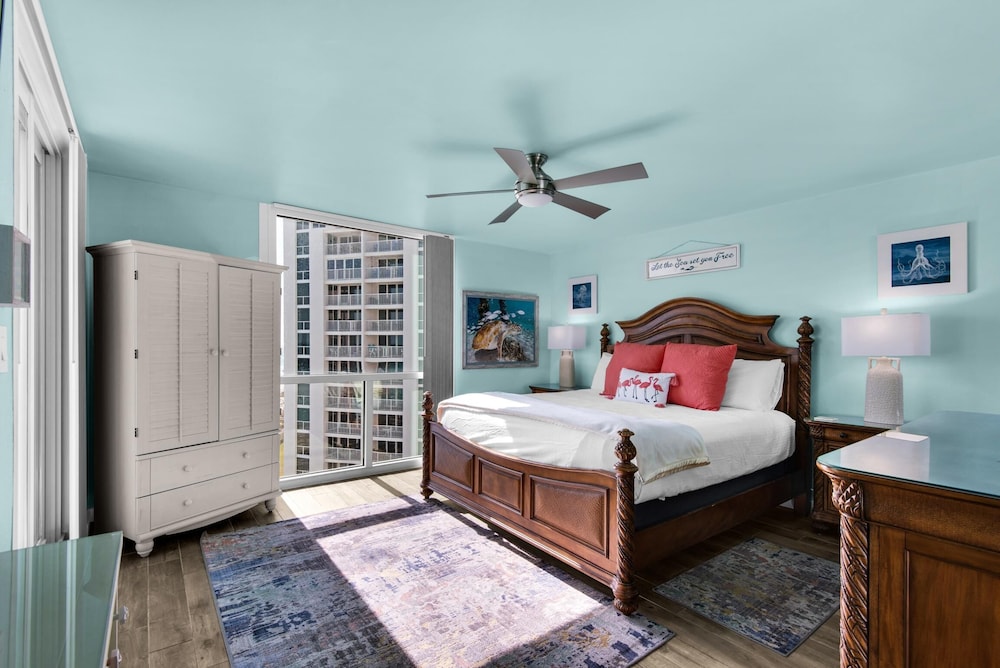 Shoreline Towers 1073