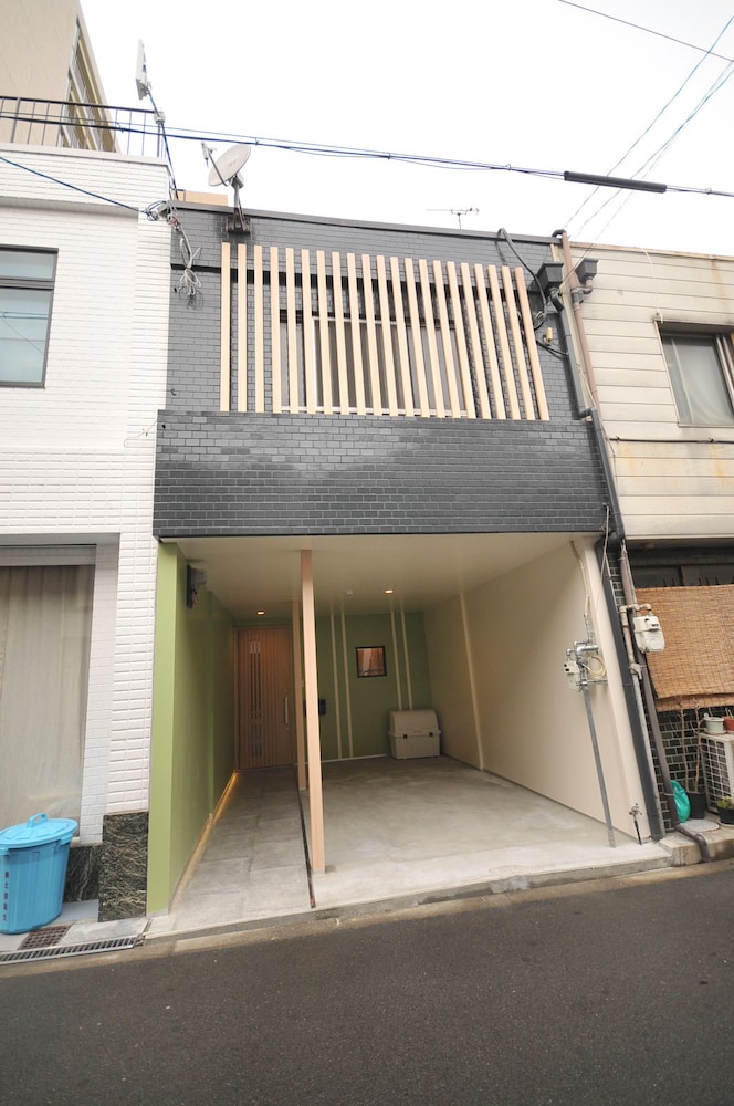 Condominium House in Osaka Miyakojima