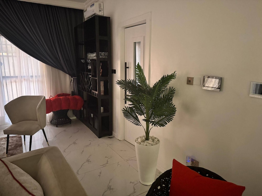 Serene Oasis in Lagos - Private Pool & Relaxing Ambiance