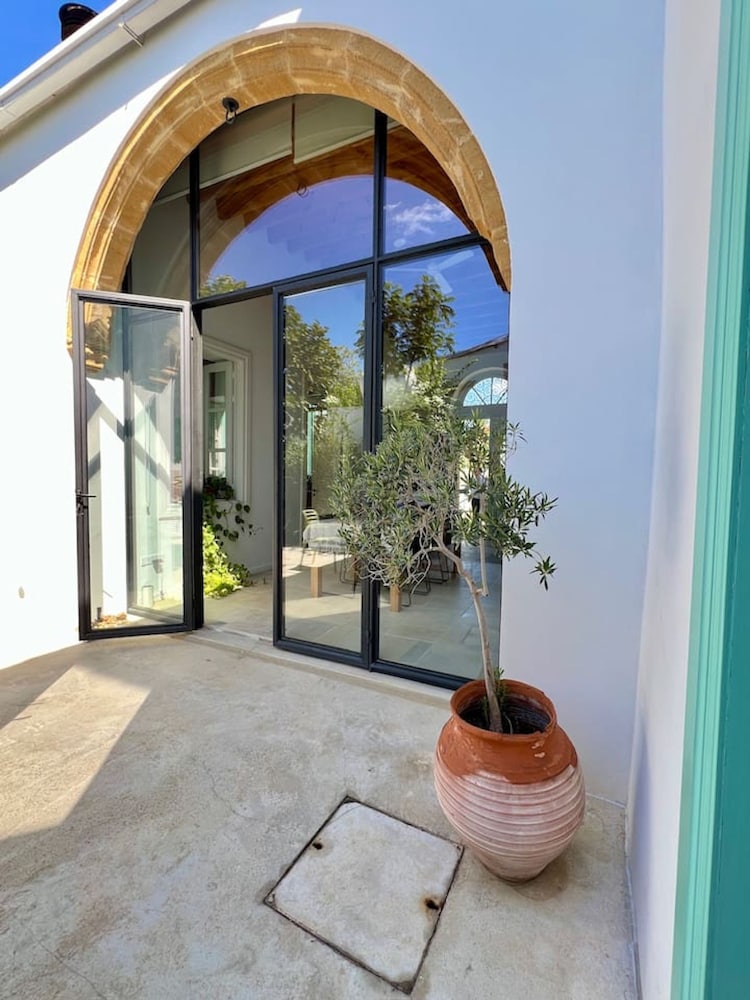 Charming Modern Getaway