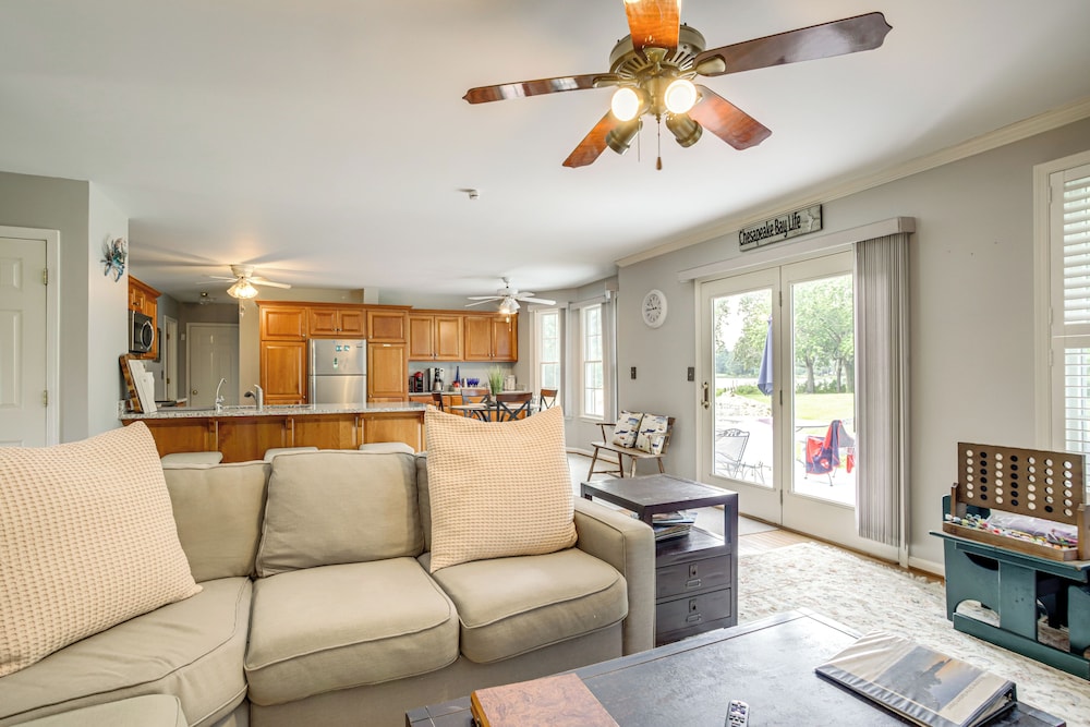 Waterfront Home w/ Hot Tub in Bozman Village!