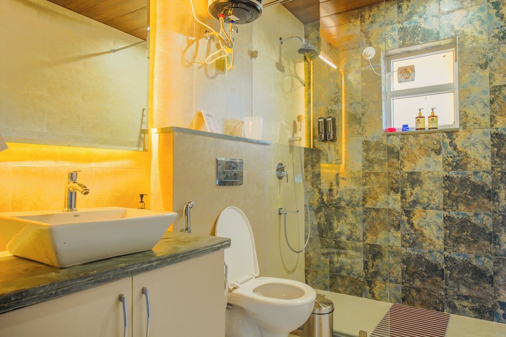 Alaya Stays Veera Marina 3 BHK Apartment