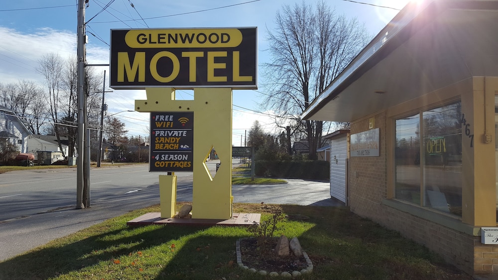 Glenwood Motel and Cottages