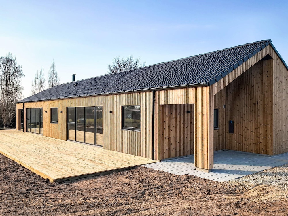 5 Star Holiday Home in Humble