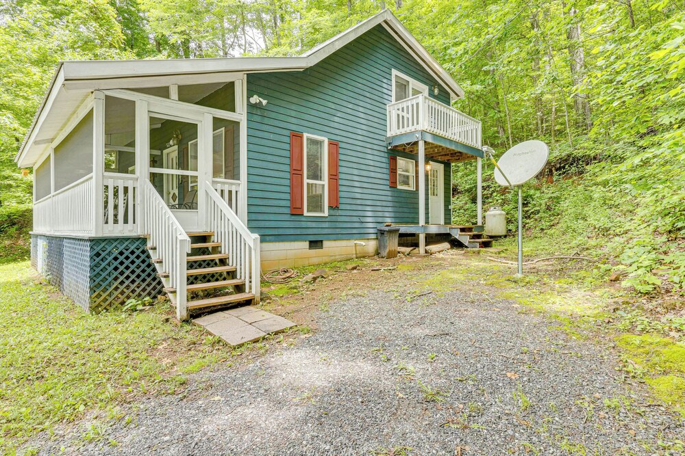 Secluded Cabin w/ Porch - 7 Miles to Lake Chatuge! view 3