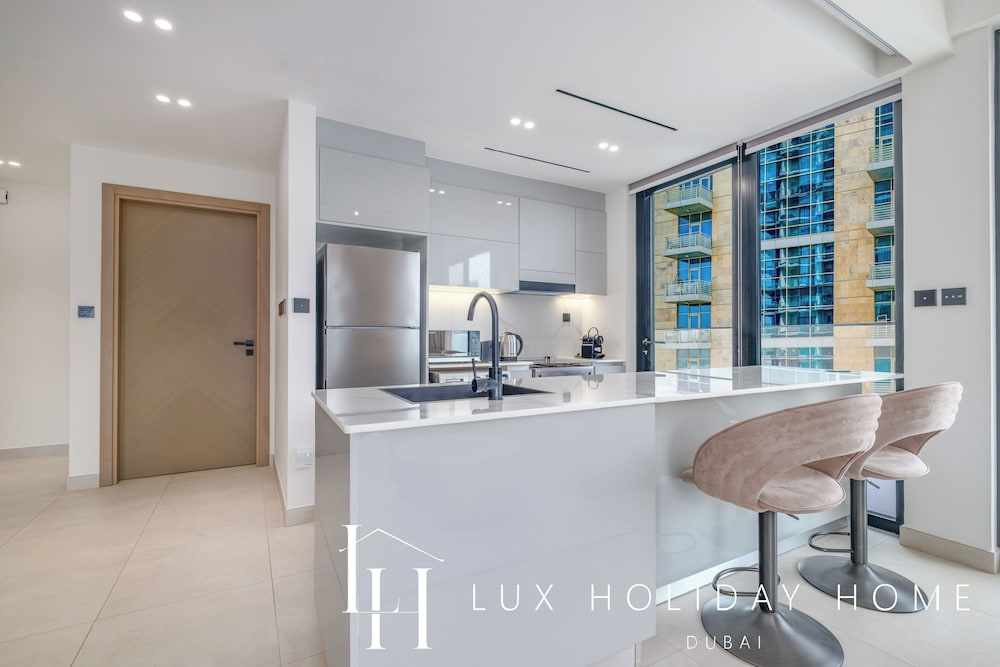LUX The Modern Binghatti Canal Suite 3