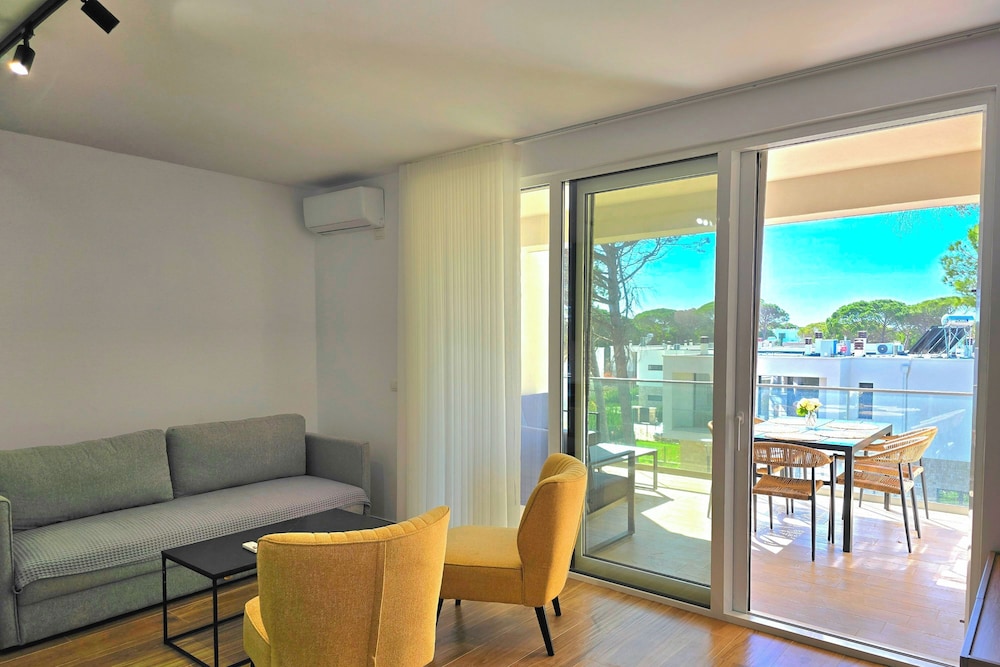 Aqua Bliss Apartment