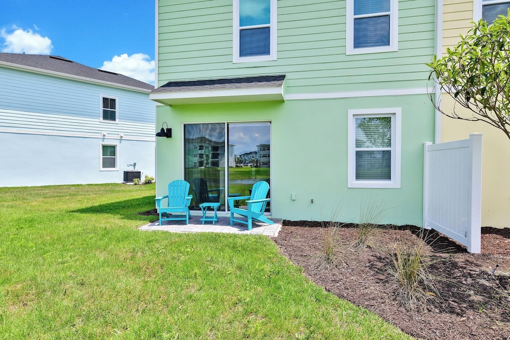Pistachio Palace Sleeps 10!